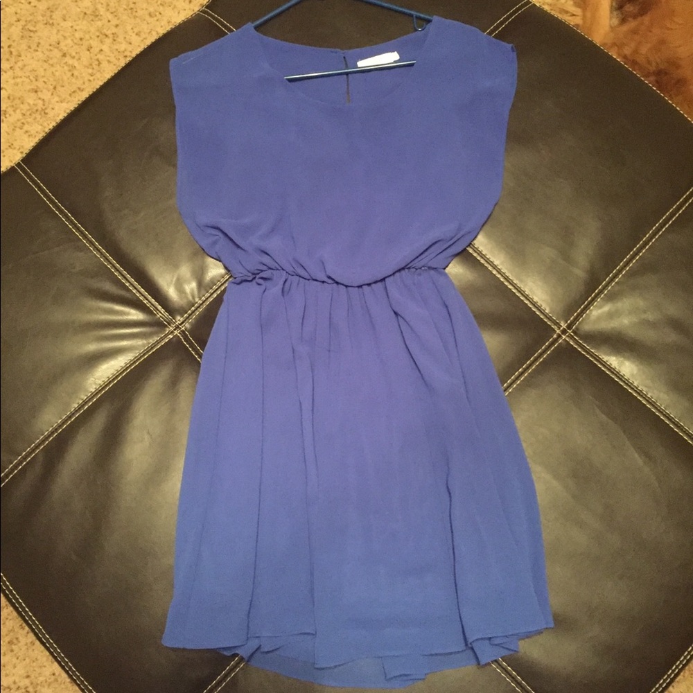 Cap sleeved dress